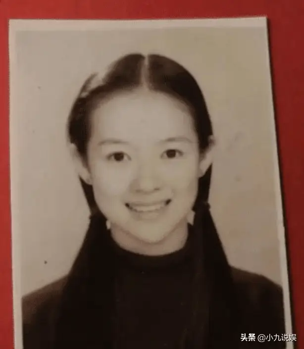 女明星早年证件照曝光，在没有美颜整容的年代，她们才是真女神