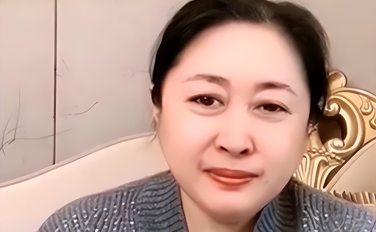 网红直播带货收入排行_顶级网红收入高不高_娱乐八卦中的网红有哪些-