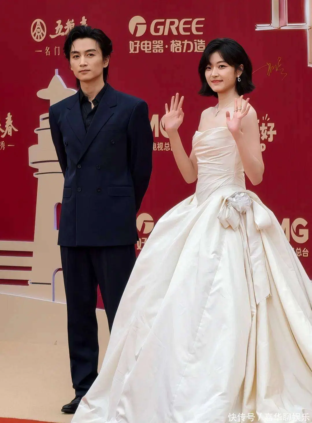 中国电视剧年度盛典红毯 优雅穿搭 中生代女星气质_中国女明星晚礼服