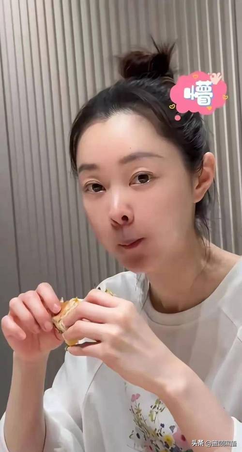 女明星在家里_明星在家的样子_播放女明星在家的图片