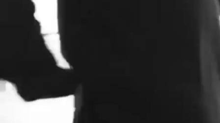 看這女孩跳舞的時候 竟然會讓我心跳加速！實在太會跳了！